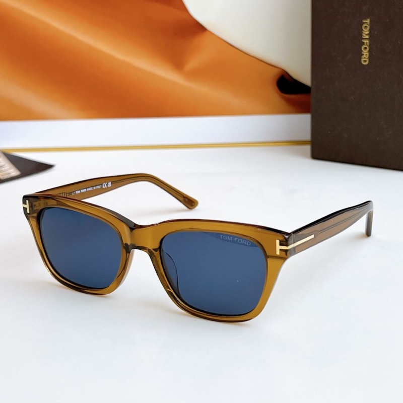 TOM FORD